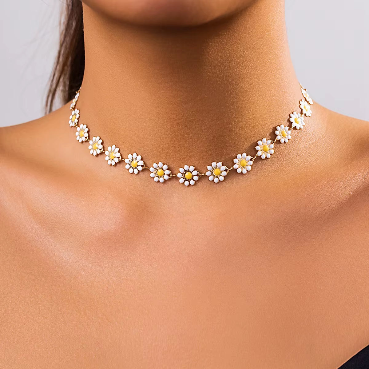 Kpop Flower Daisy Clavicle Chain Necklace for Women Summer Sweet Short Choker Fashion Statement Jewelry Gift Y2K Accessories